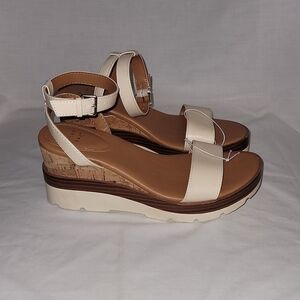 A New Day Women's Sz 8 Abigail Cream Tan Wedge Sandals Ankle Strap Casual